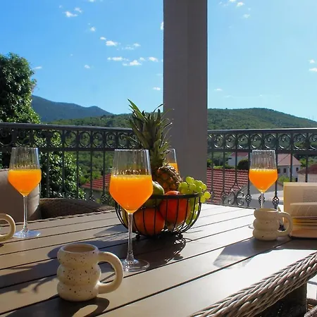 Miravalle, - Lux With Private Parking, Jacuzzi And Heated Pool Villa