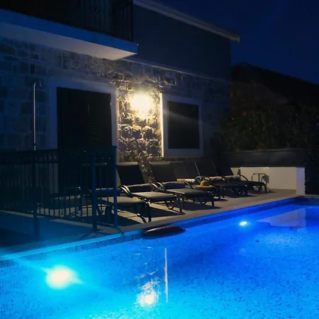 Miravalle, - Lux With Private Parking, Jacuzzi And Heated Pool *
