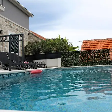 Miravalle, - Lux With Private Parking, Jacuzzi And Heated Pool Villa *